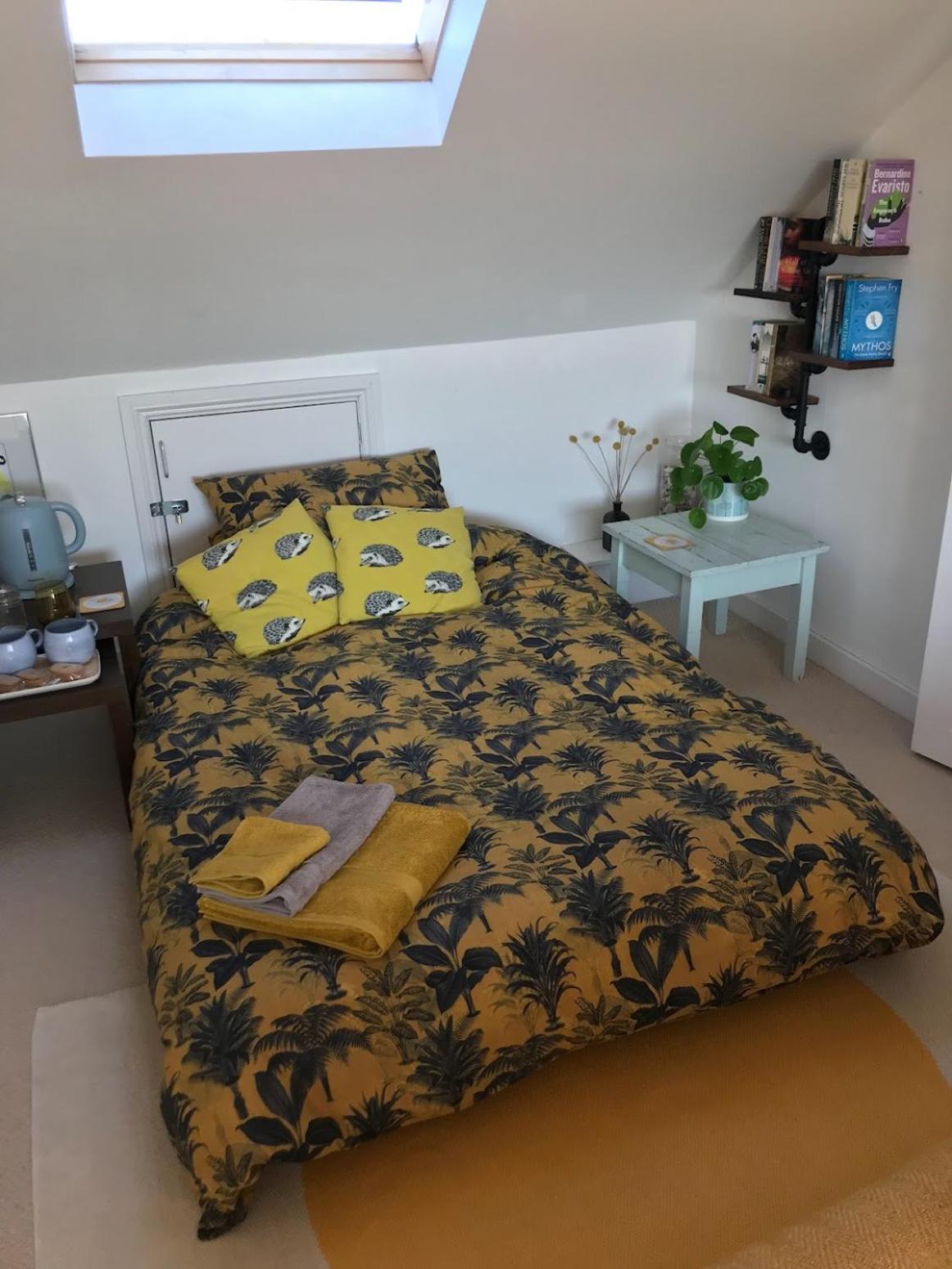 Large Light Loft Room - En Suite Okręg wyborczy Hove Zewnętrze zdjęcie