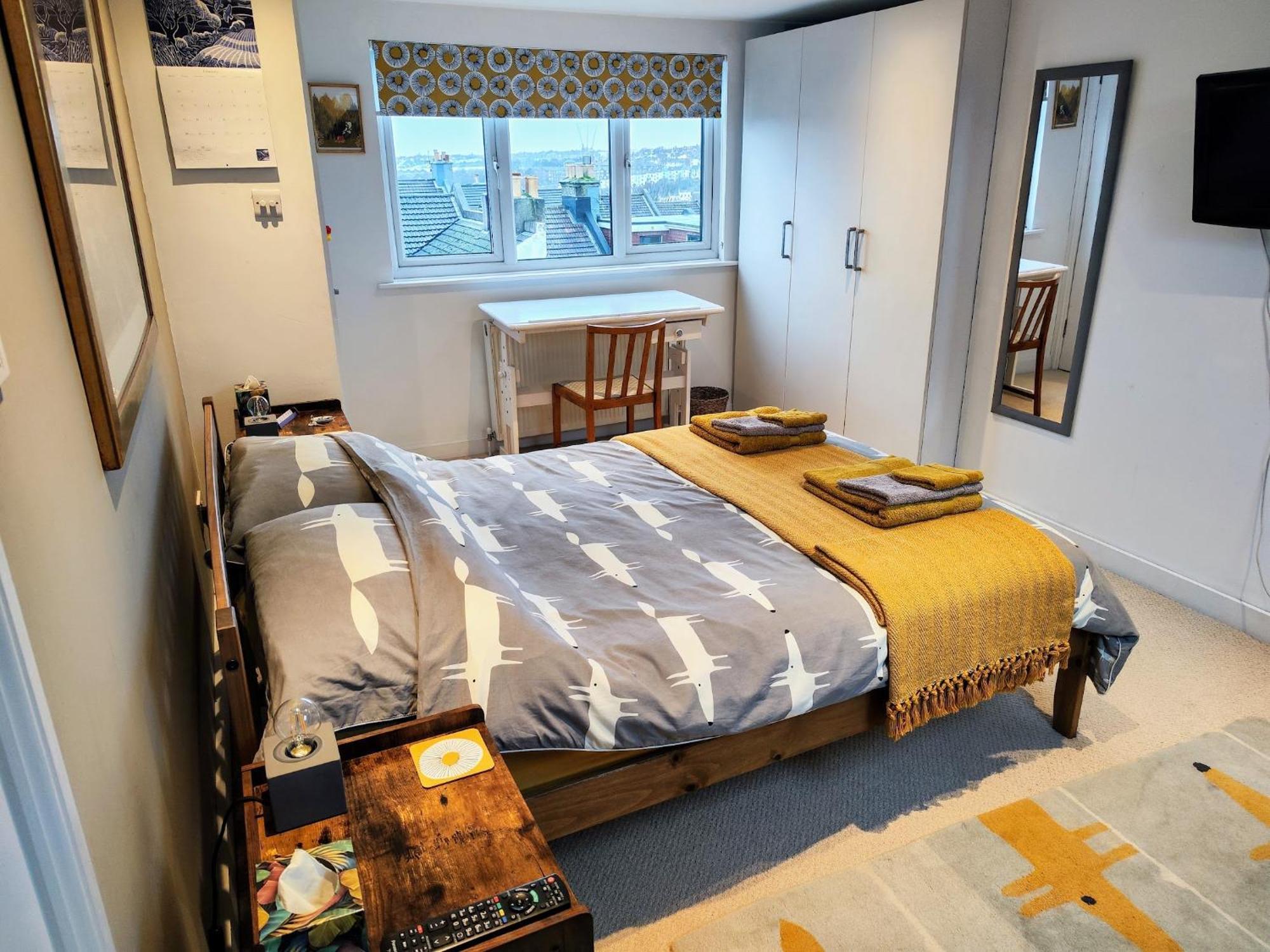 Large Light Loft Room - En Suite Okręg wyborczy Hove Zewnętrze zdjęcie